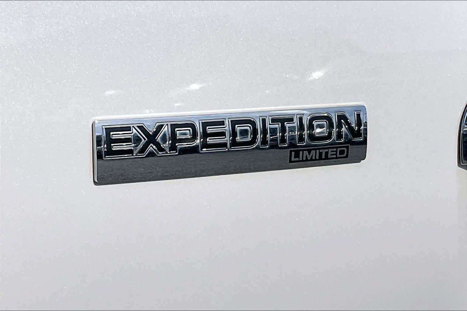 Used 2011 Ford Expedition Limited RWD image 9
