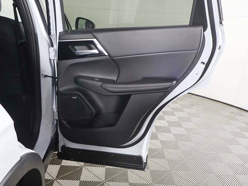 New 2026 Mitsubishi Outlander LE AWD/4WD image 24