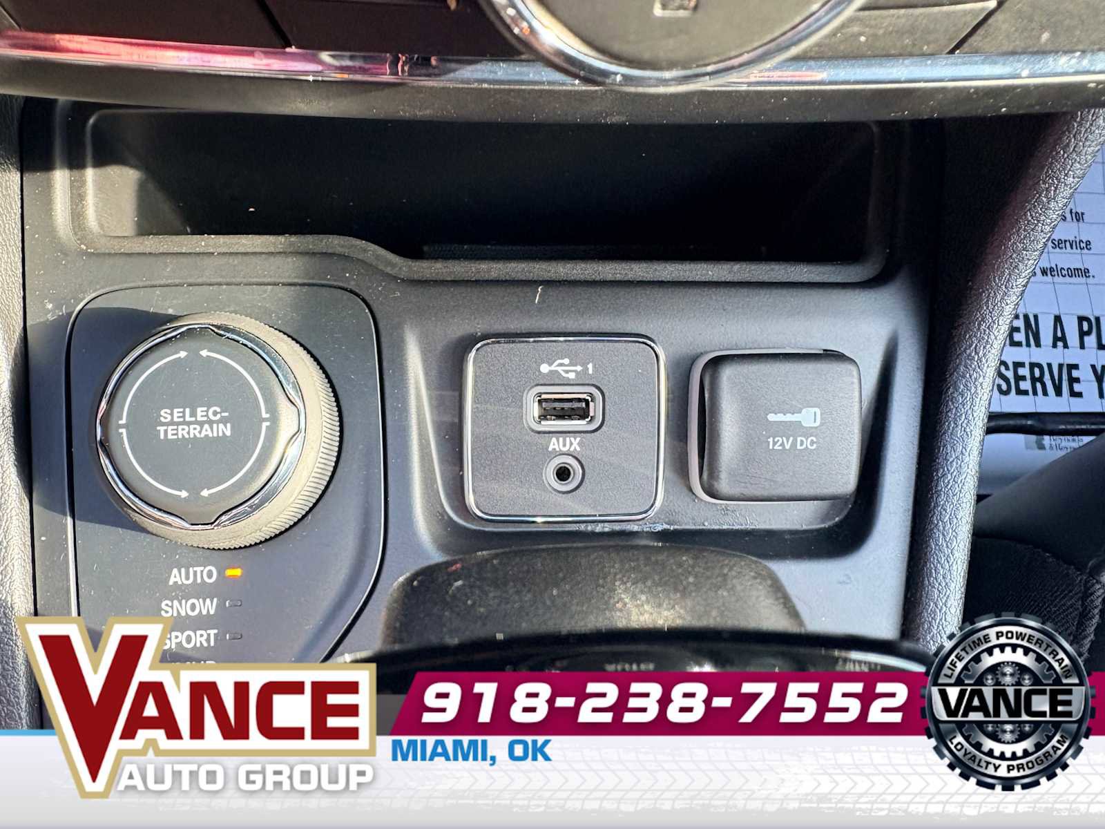 Used 2019 Jeep Cherokee Latitude Plus AWD/4WD image 24