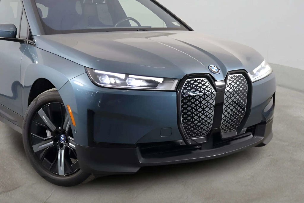 Used 2023 BMW iX xDrive50 AWD/4WD image 39