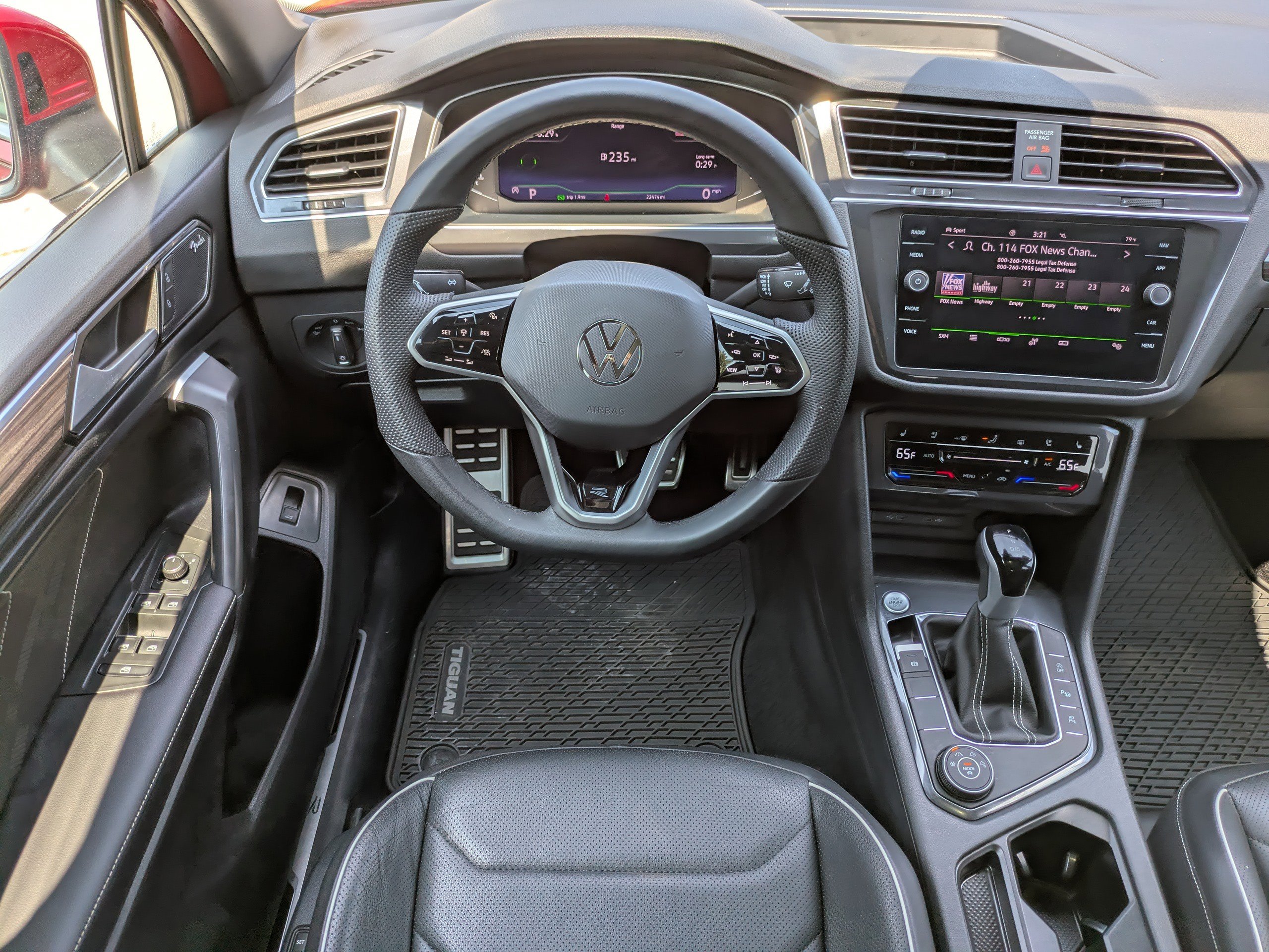 Certified 2024 Volkswagen Tiguan SEL R-Line AWD/4WD image 17