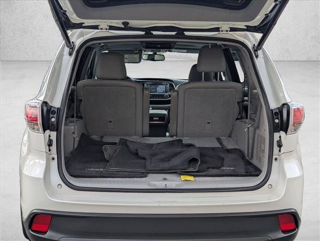 Used 2015 Toyota Highlander XLE AWD/4WD image 7