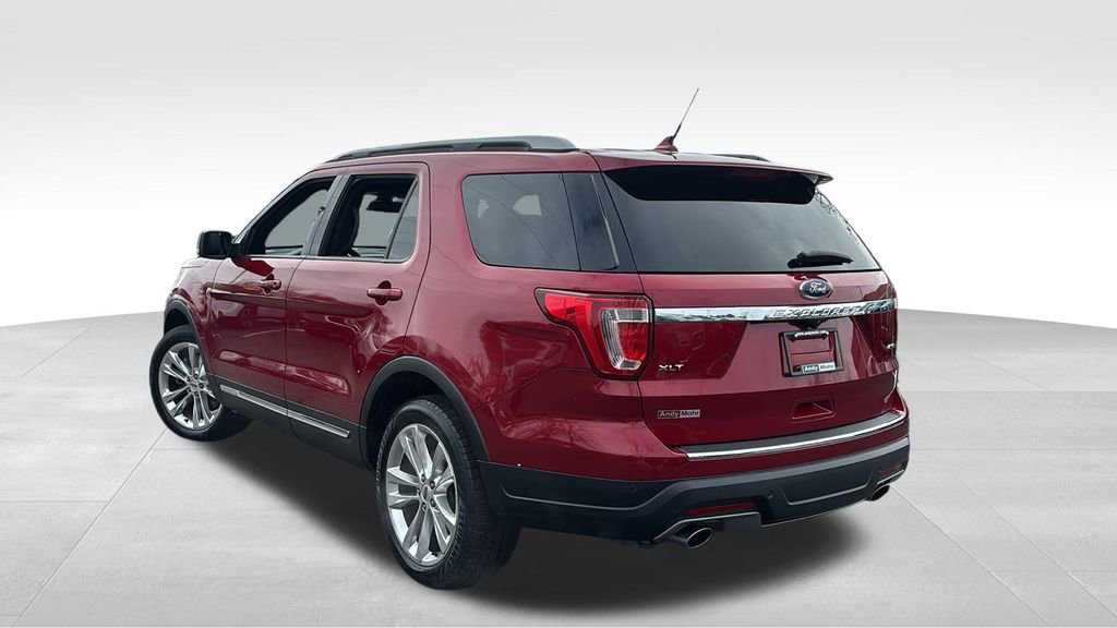 Used 2018 Ford Explorer XLT w/ Equipment Group 202A image 5