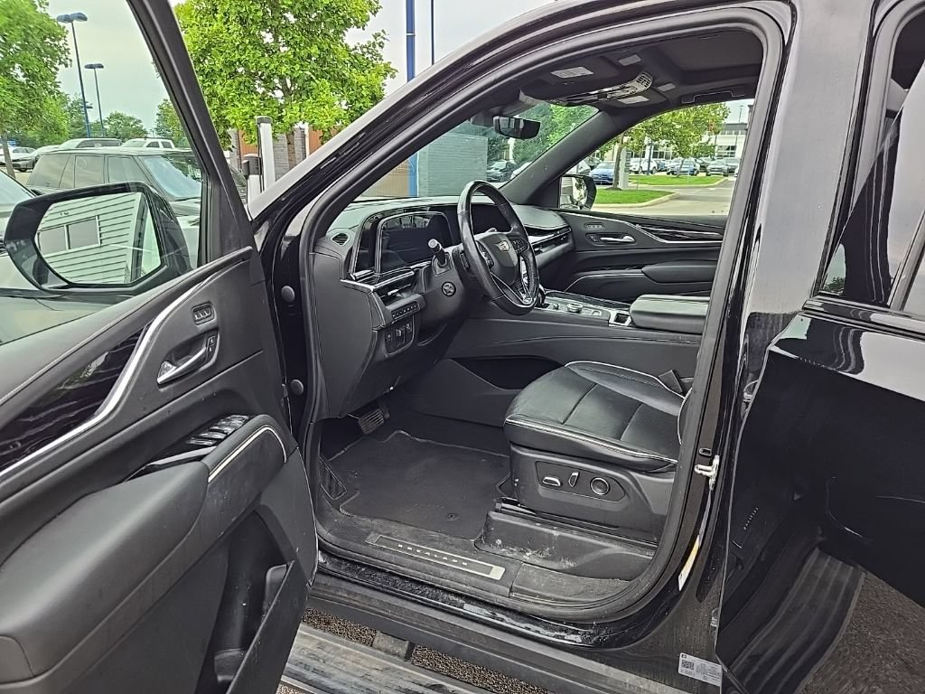 Used 2021 Cadillac Escalade Sport w/ Driver Assist Tech Package AWD/4WD image 16