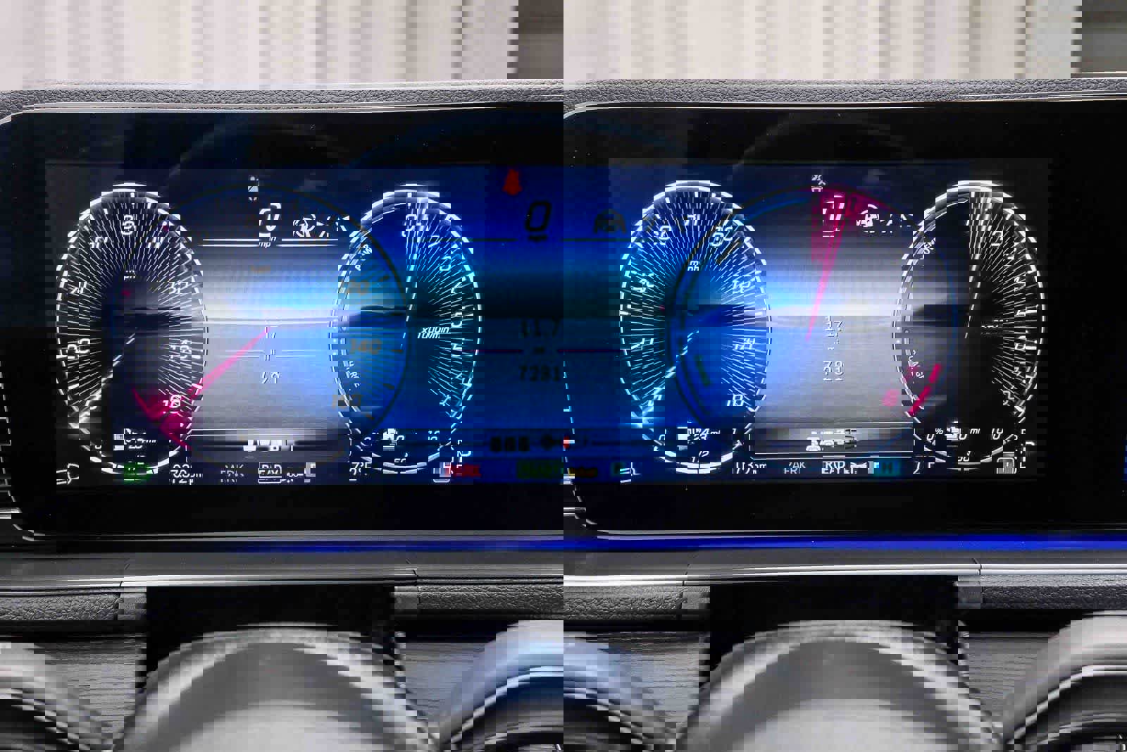 Used 2025 Mercedes-Benz GLE 450e 4MATIC image 23