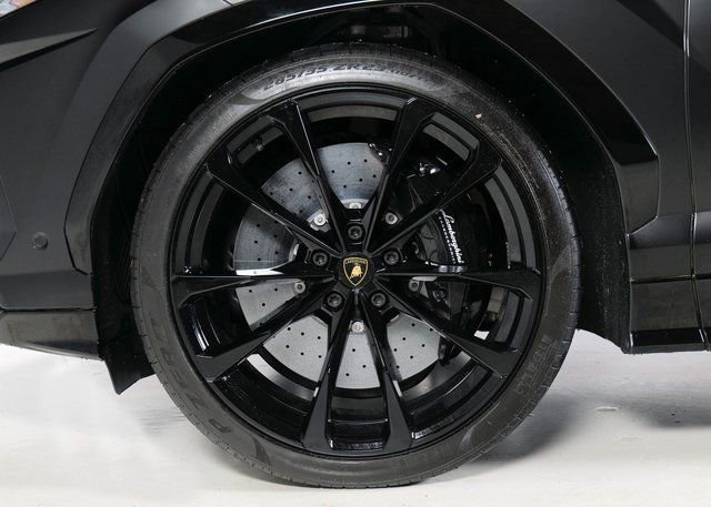 Used 2022 Lamborghini Urus image 9