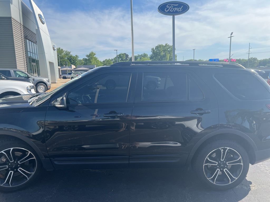 Used 2015 Ford Explorer Sport w/ Equipment Group 401A AWD/4WD image 2