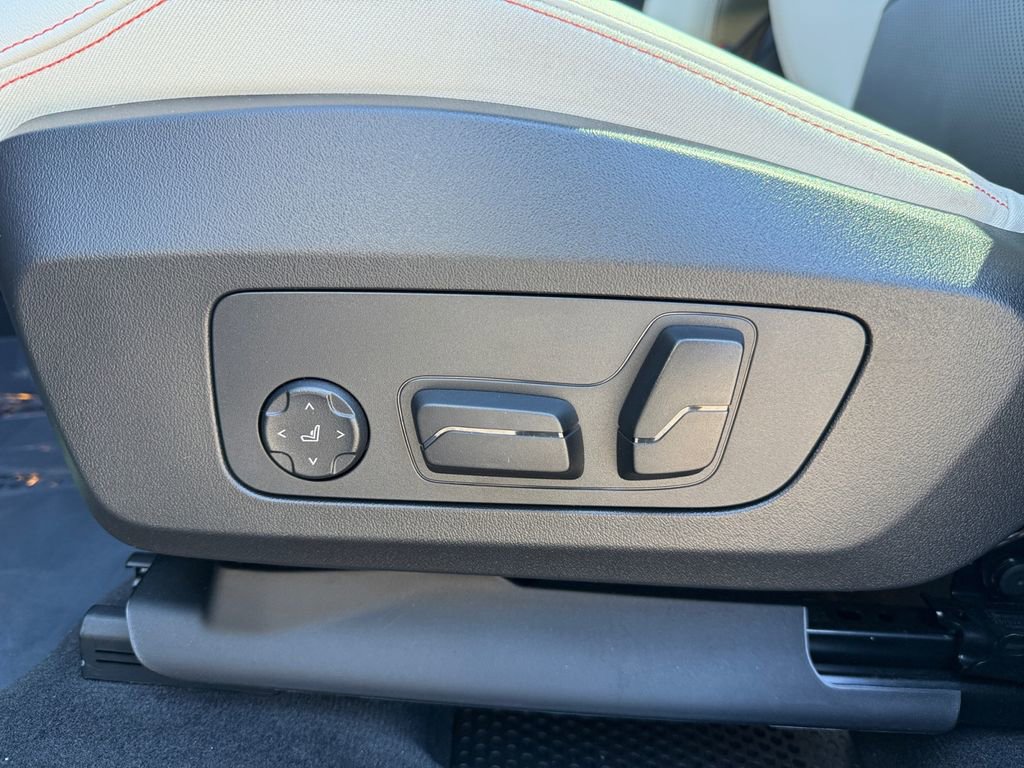 Certified 2025 BMW X2 xDrive28i image 34