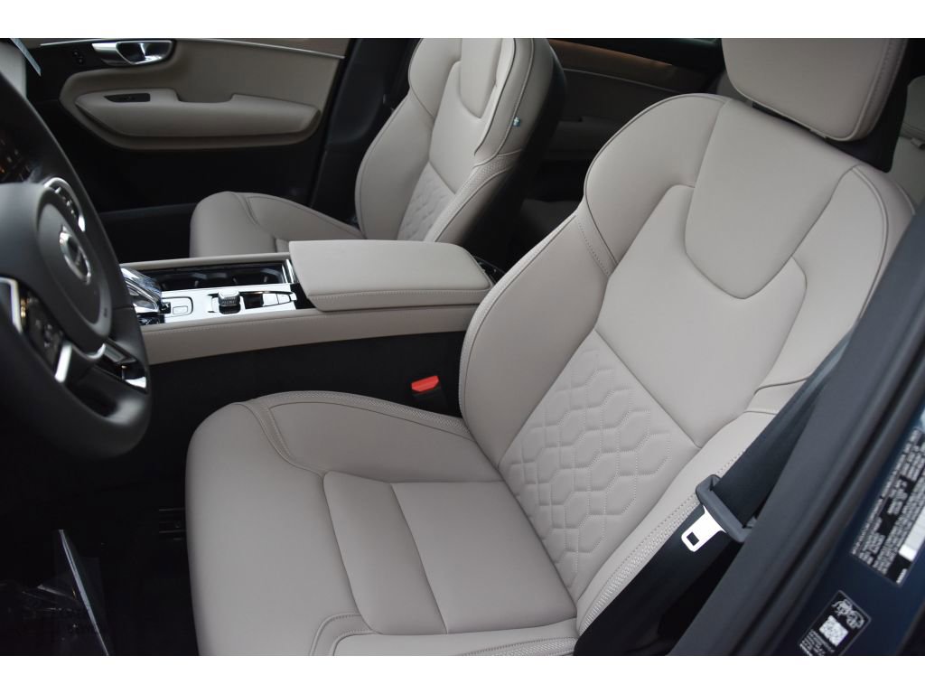 New 2026 Volvo XC90 B6 Plus w/ Protection Package Premier image 12