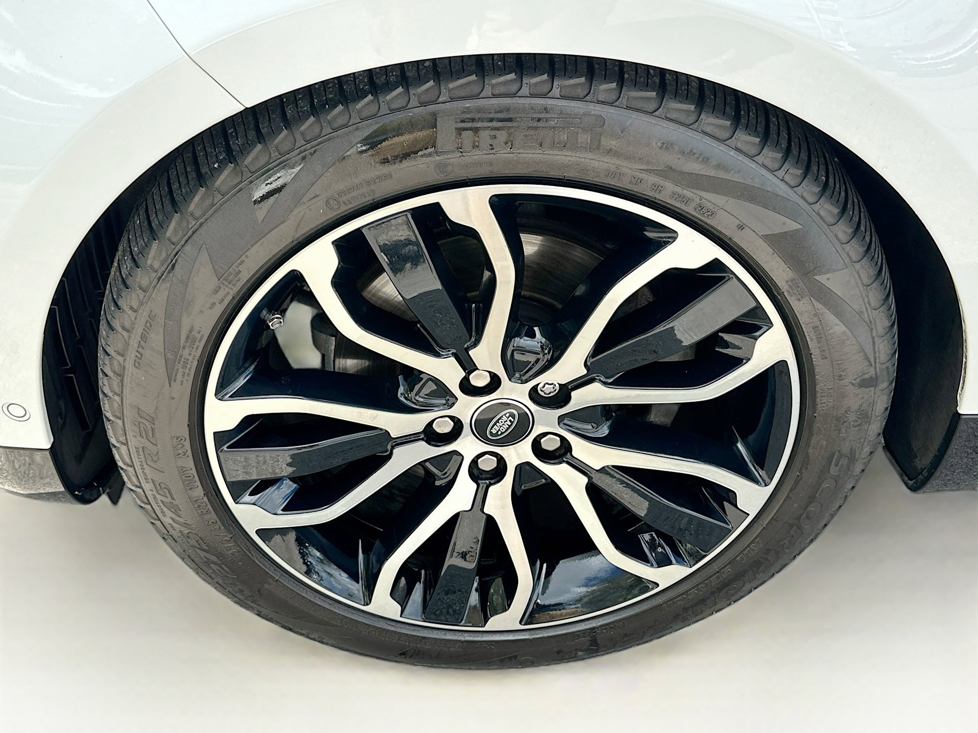 Used 2020 Land Rover Range Rover Sport HSE image 34