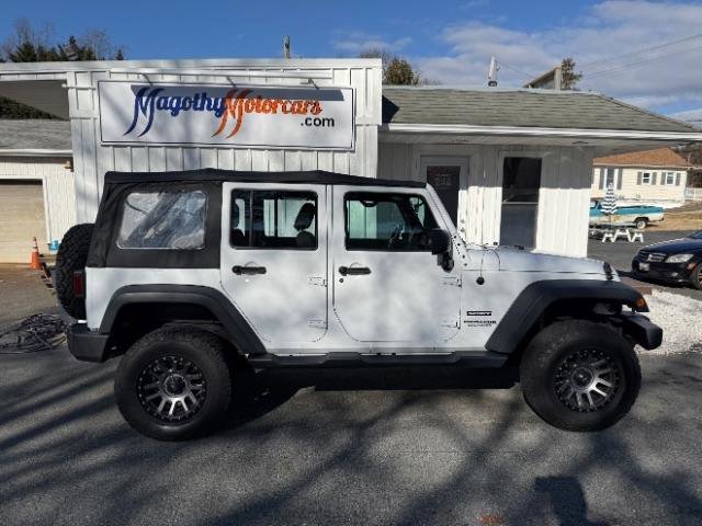 Used 2018 Jeep Wrangler Unlimited Sport w/ Connectivity Group image 2