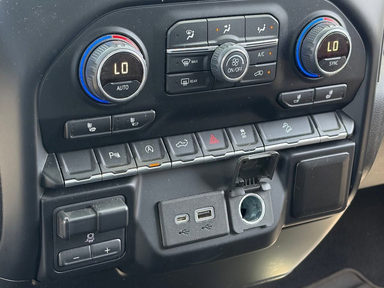 Used 2019 Chevrolet Silverado 1500 RST w/ All-Star Edition AWD/4WD image 9