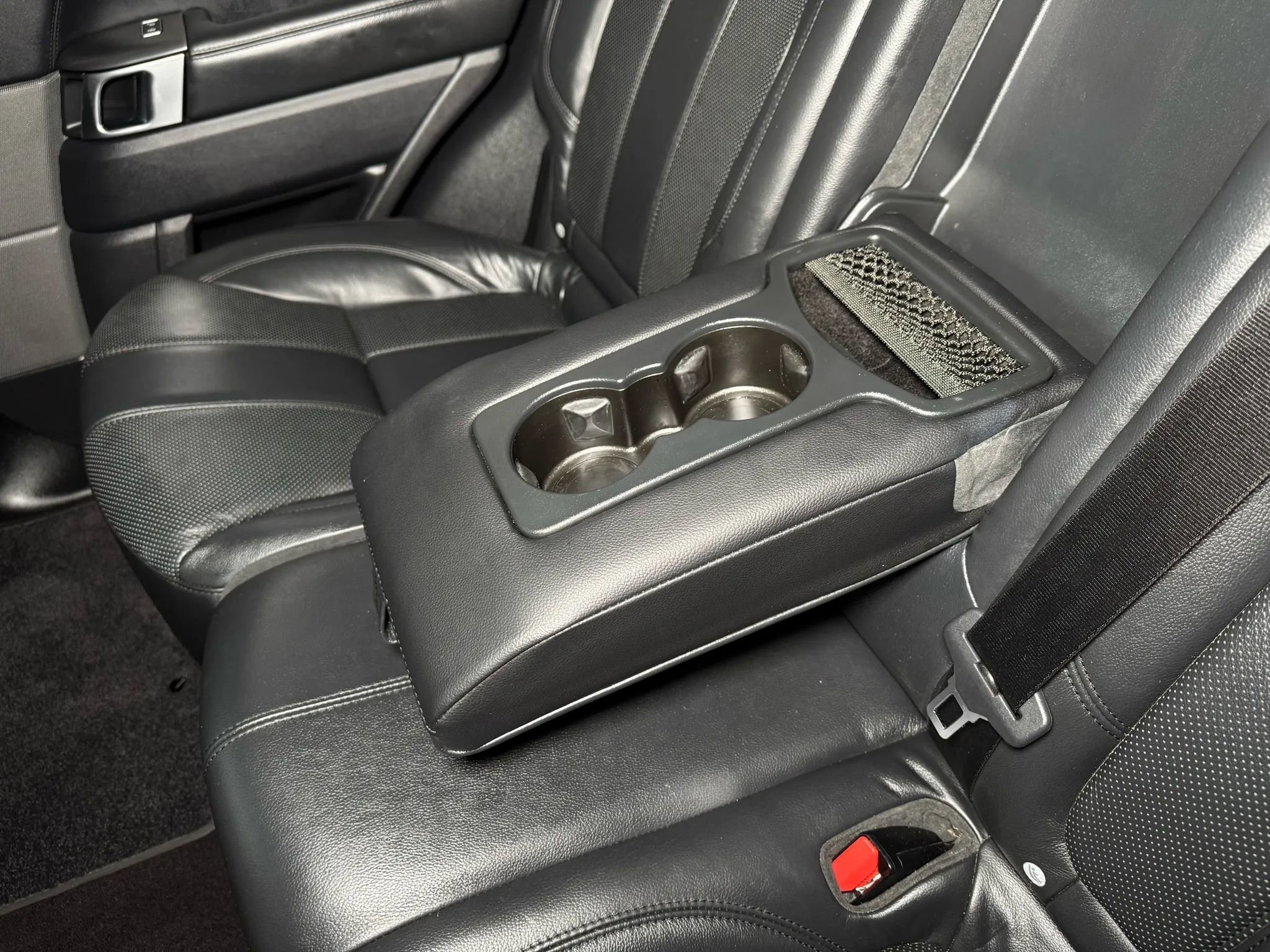 Used 2016 Land Rover Range Rover Sport SE image 26