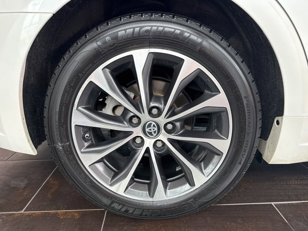 Used 2018 Toyota Avalon XLE Plus w/ Protection Package FWD image 9