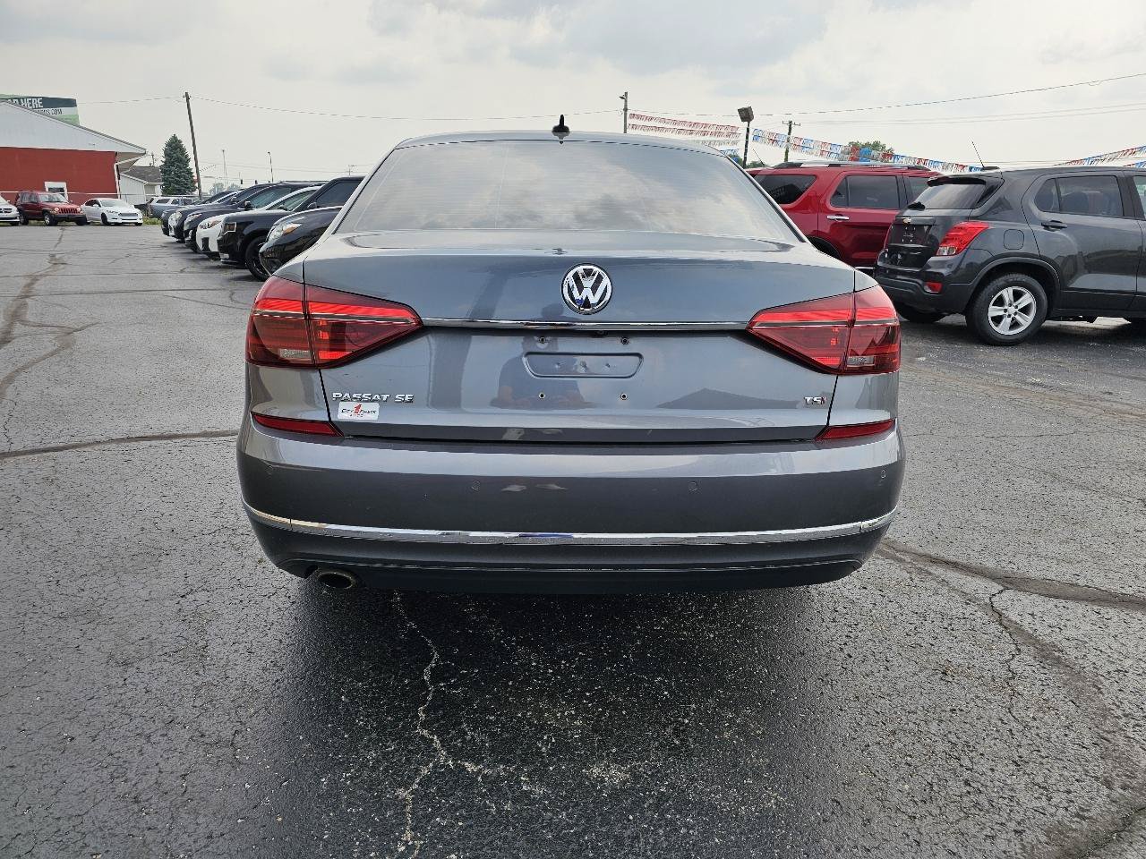 Used 2018 Volkswagen Passat 2.0T SE FWD image 22