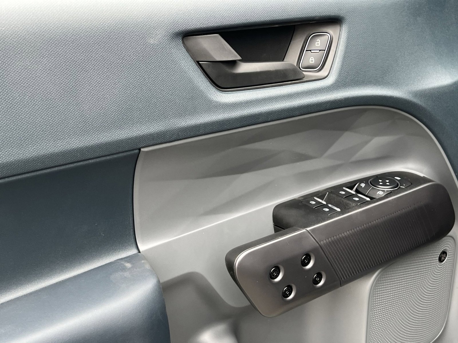 New 2025 Ford Maverick Lariat w/ Black Appearance Package image 15