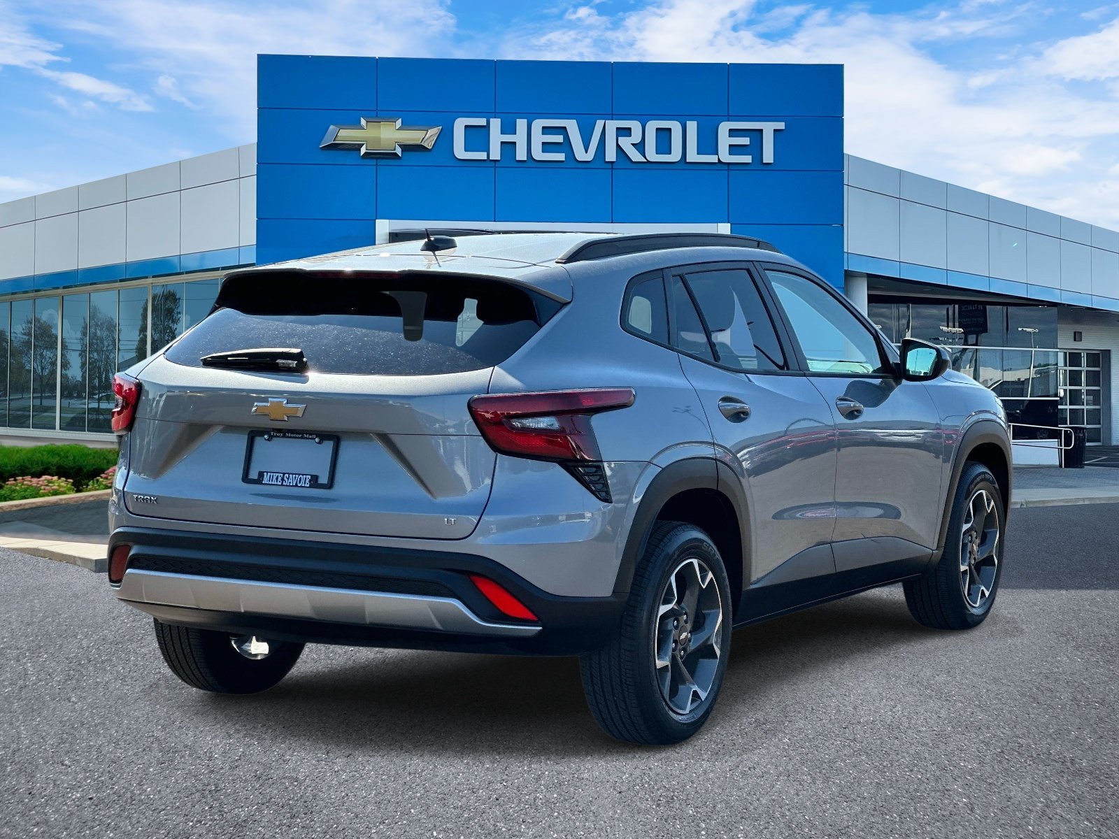 Certified 2024 Chevrolet Trax LT w/ Sunroof Package FWD image 4