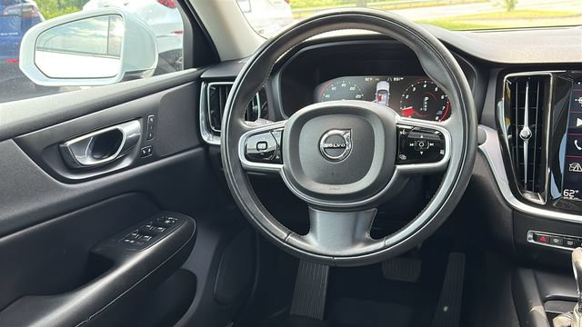 Used 2020 Volvo S60 T6 Momentum AWD/4WD image 24