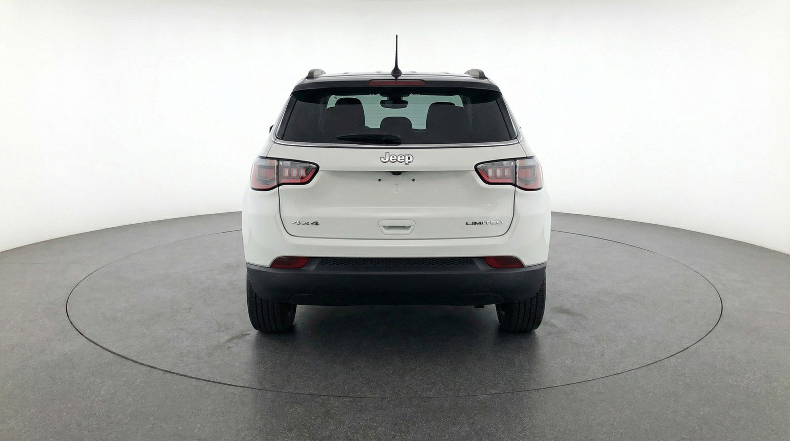 Used 2025 Jeep Compass Limited image 7