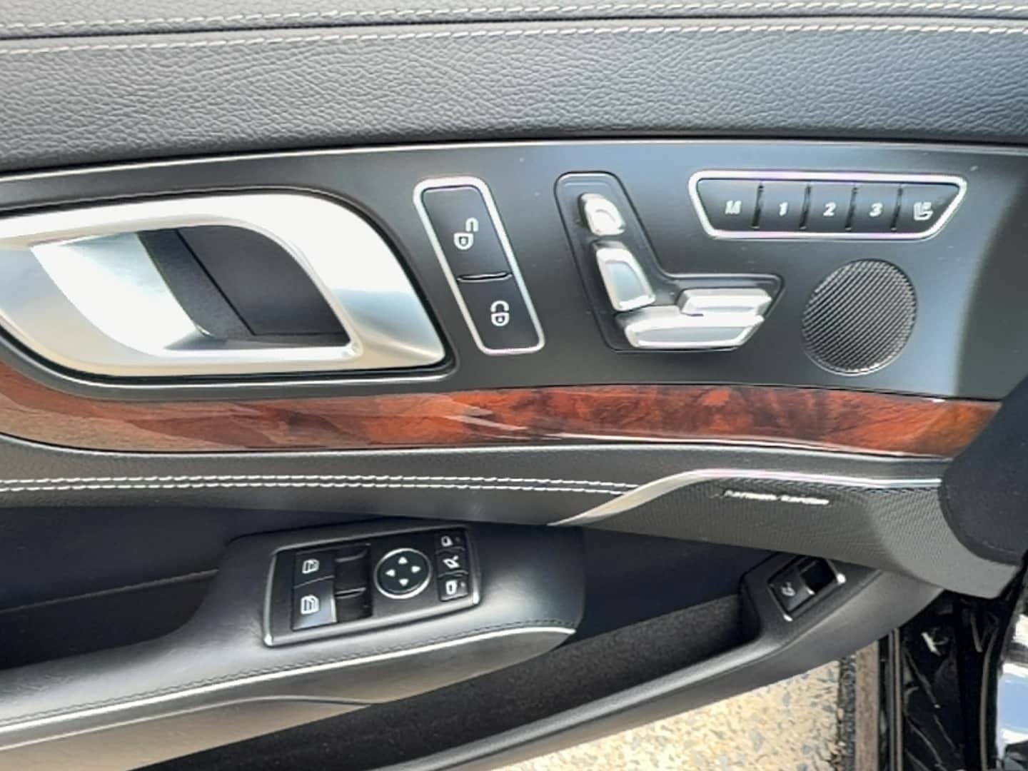 Used 2014 Mercedes-Benz SL 550 image 17
