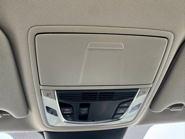 Used 2025 Acura TLX w/ Technology Package image 25