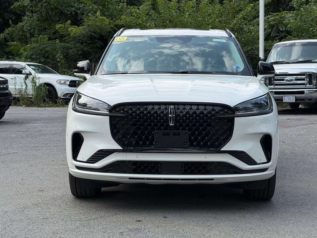 New 2026 Lincoln Aviator AWD w/ Jet Appearance Package image 2