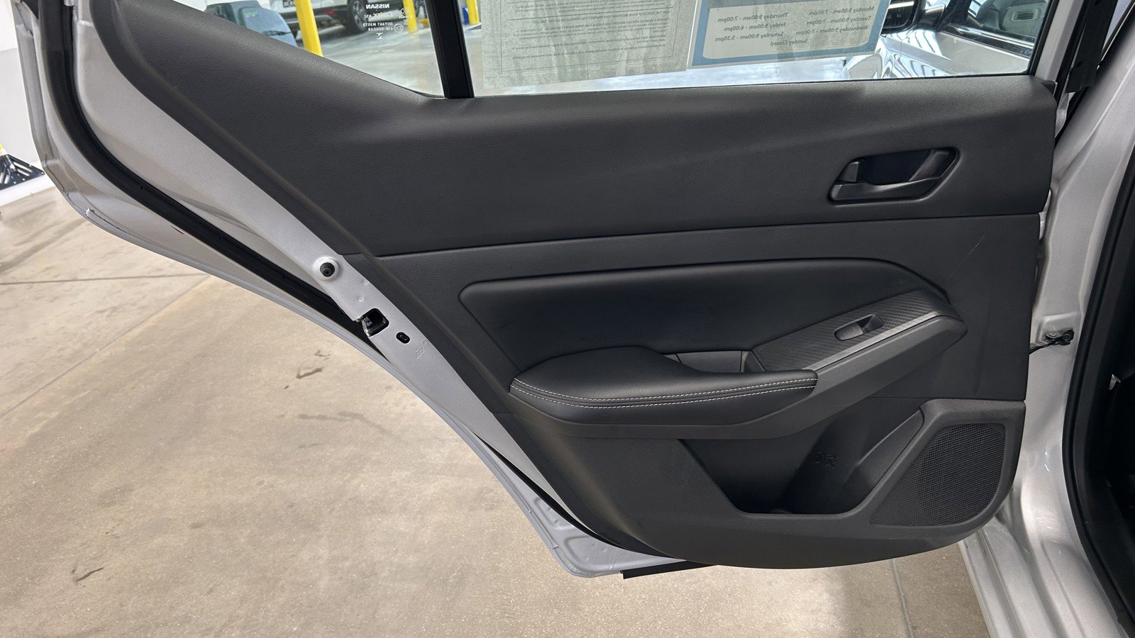 Used 2024 Nissan Altima 2.5 SV image 13