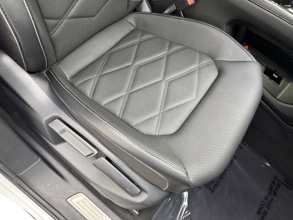 Used 2024 Volkswagen Atlas SE w/ Panoramic Sunroof Package FWD image 50