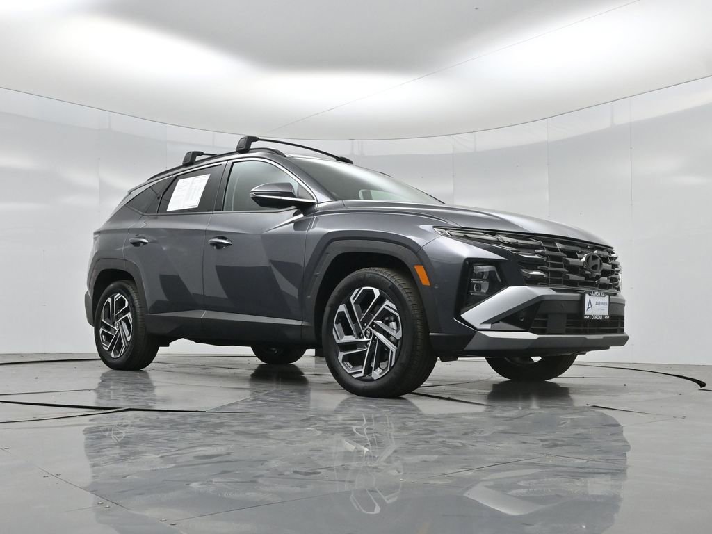Used 2025 Hyundai Tucson Limited AWD/4WD image 2