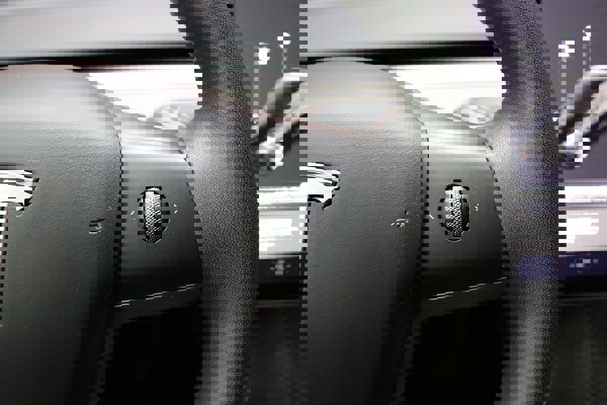 Used 2023 Tesla Model 3 Standard Range image 49