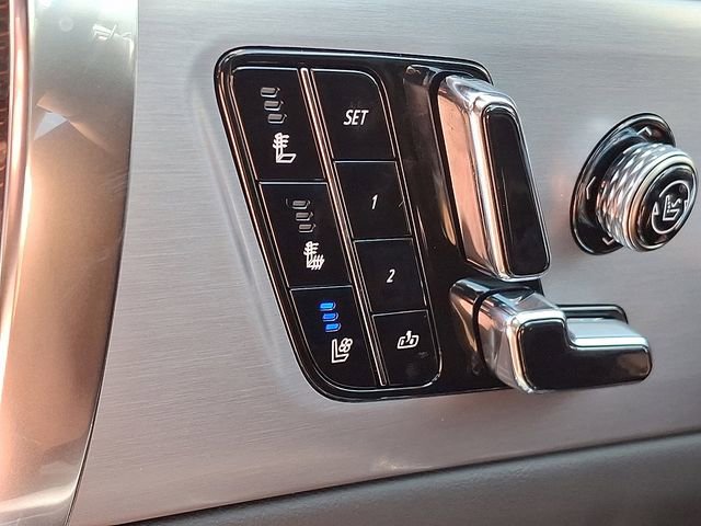 New 2026 Cadillac Vistiq Sport w/ LPO, Floor Liner Package image 15