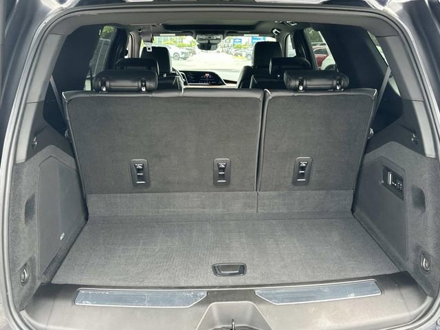 Certified 2022 Cadillac Escalade Premium Luxury w/ Performance Package AWD/4WD image 11