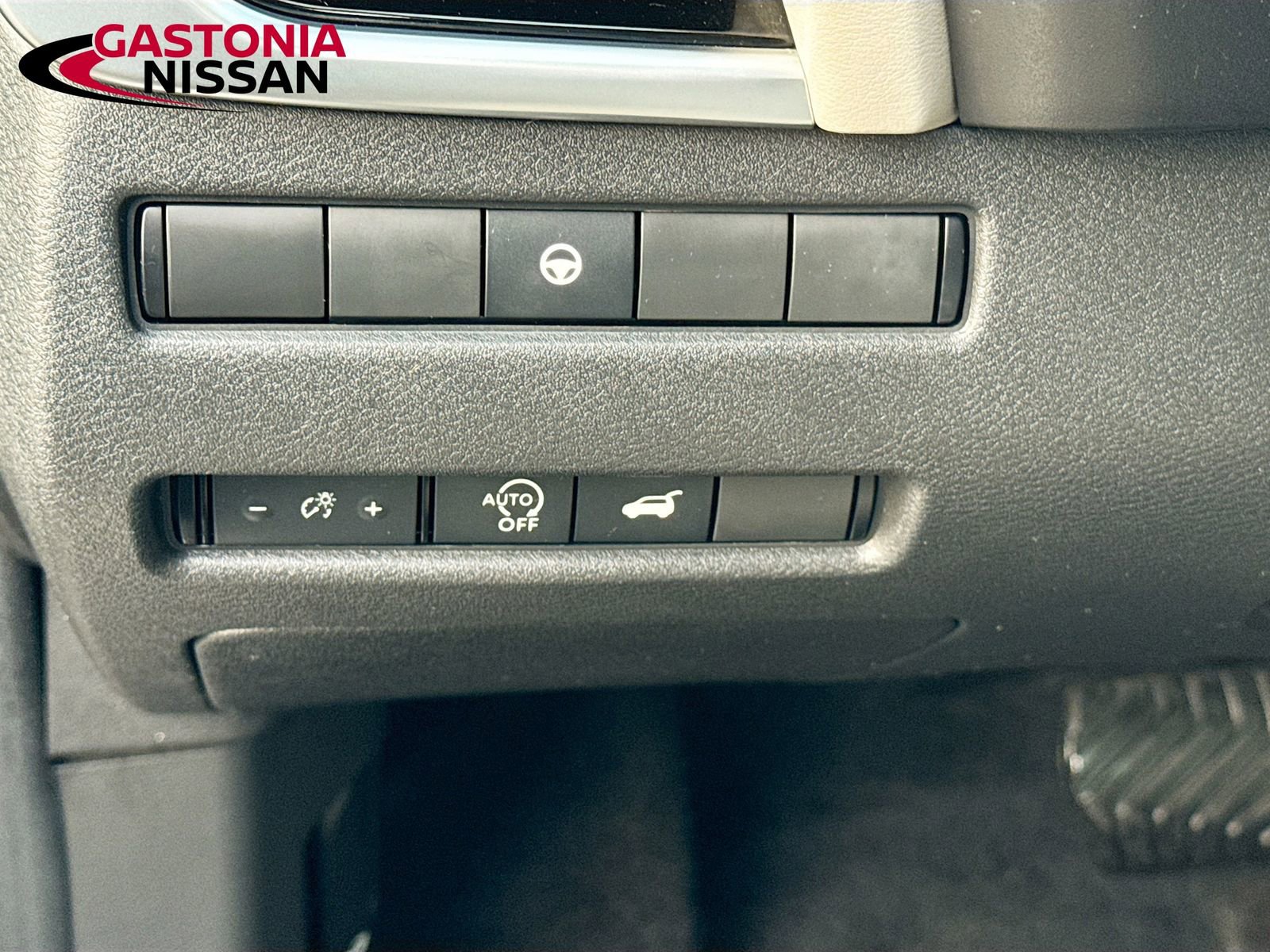 Used 2023 Nissan Rogue SL w/ SL Premium Package image 13