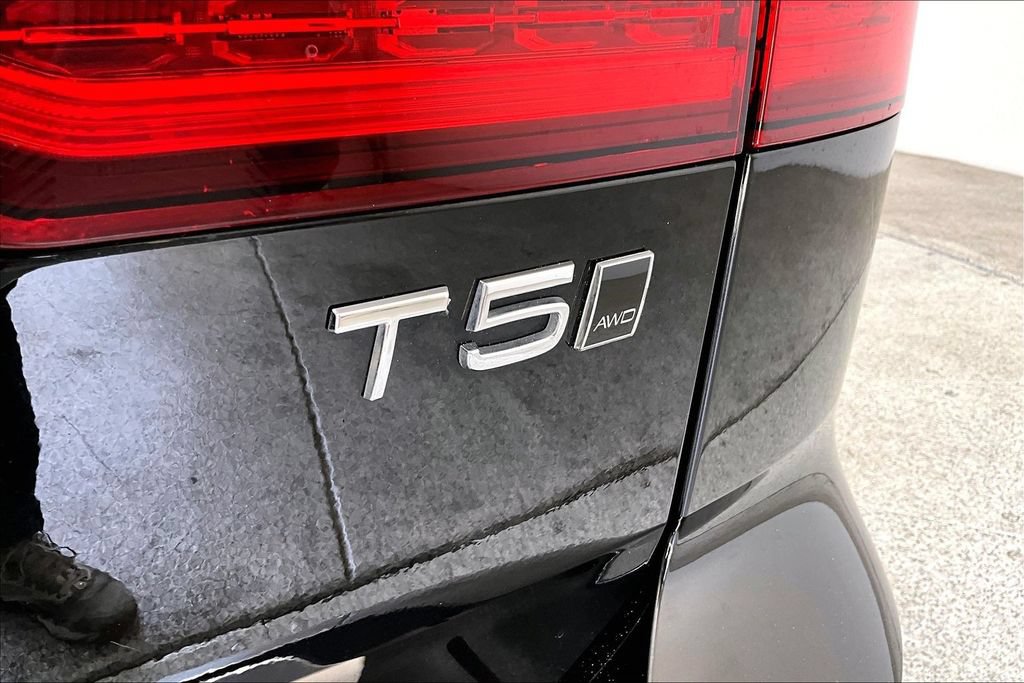 Used 2022 Volvo V60 T5 Cross Country w/ Advanced Package AWD/4WD image 40