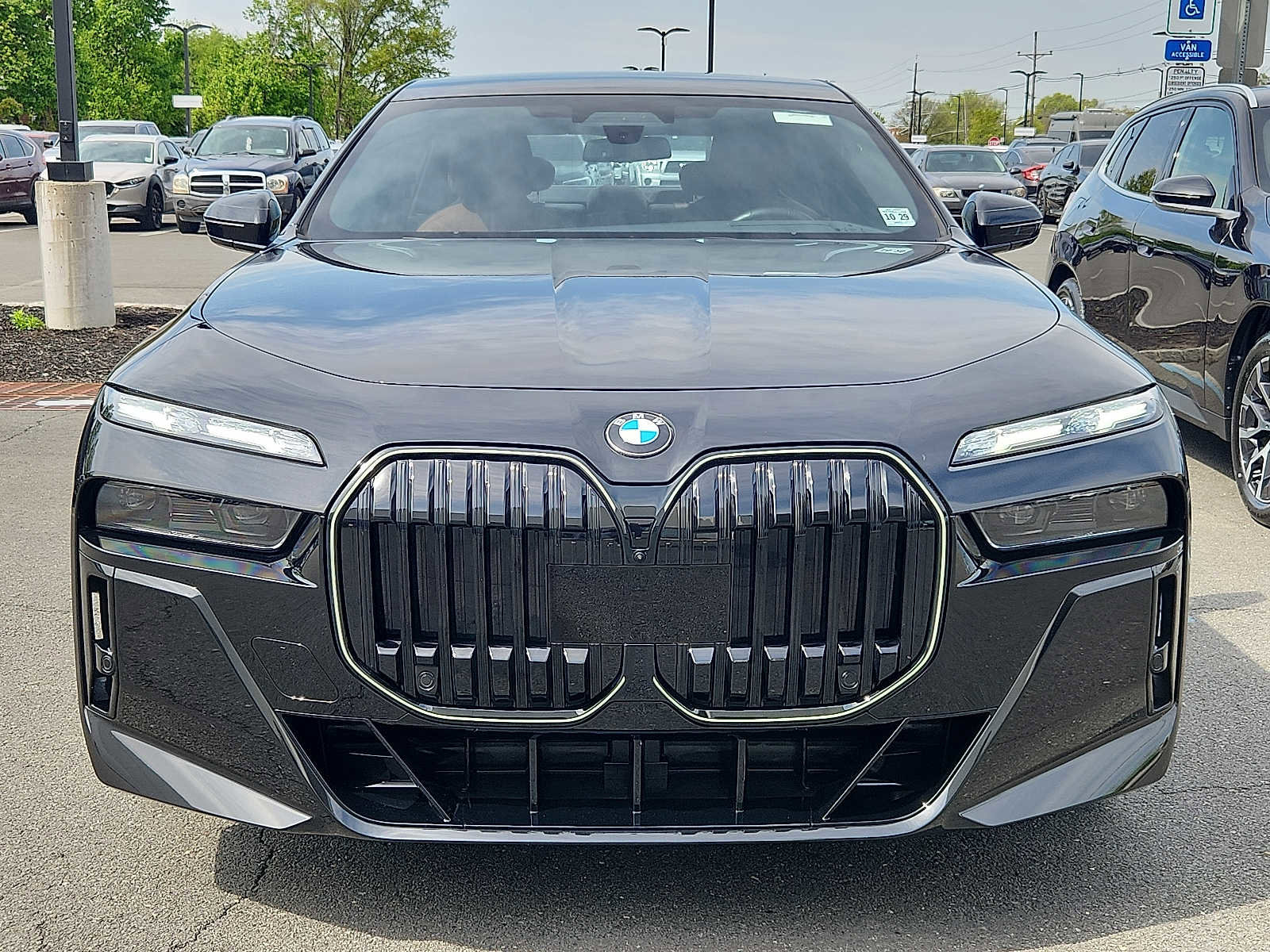 Certified 2024 BMW 760i xDrive w/ Executive Package AWD/4WD image 2