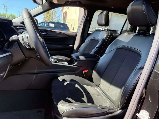 Certified 2024 Jeep Grand Cherokee L Altitude AWD/4WD image 14