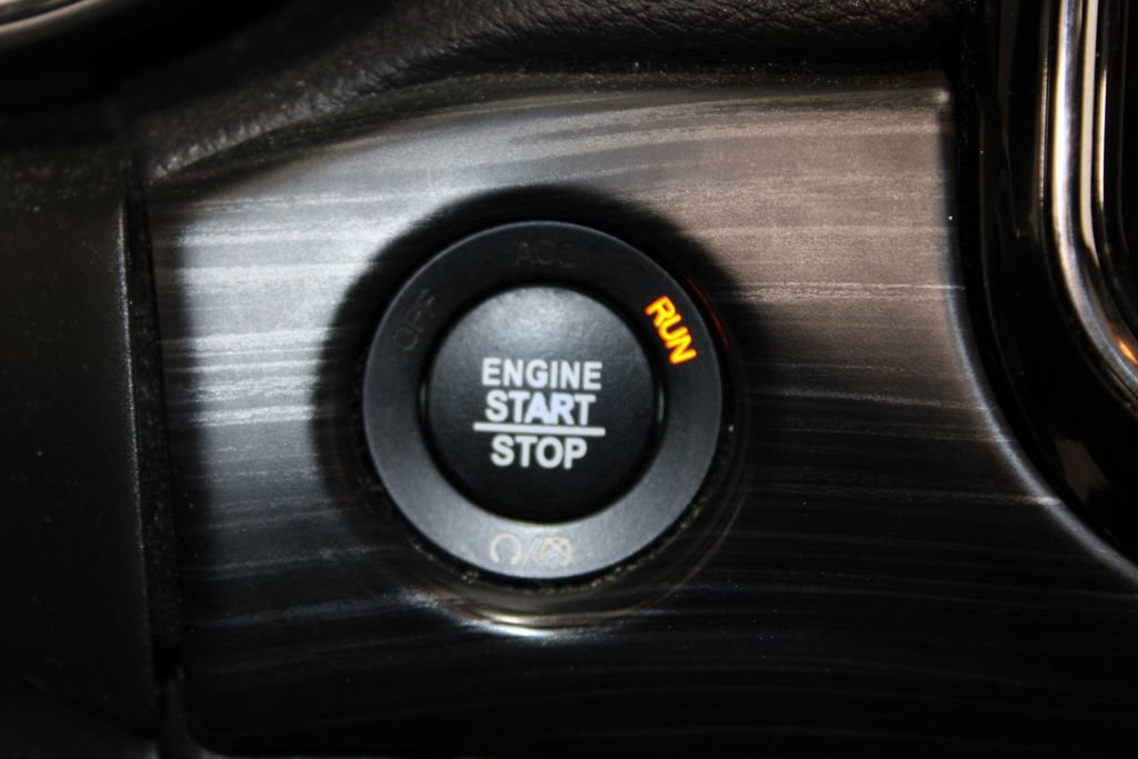 Used 2020 Jeep Grand Cherokee Altitude image 25