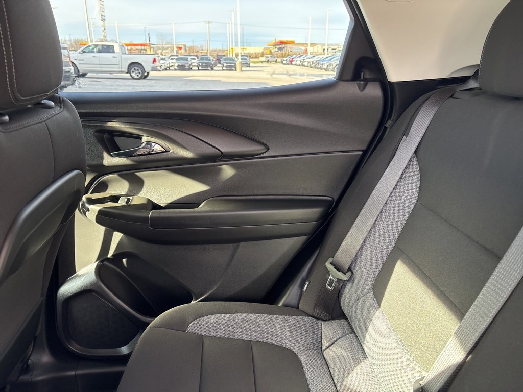 Used 2025 Chevrolet TrailBlazer LS w/ LS Convenience Package image 14