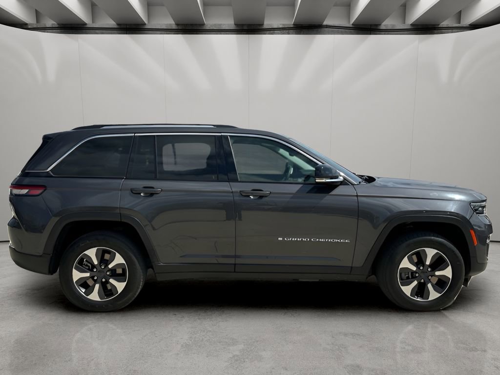 Used 2023 Jeep Grand Cherokee 4WD 4xe image 6
