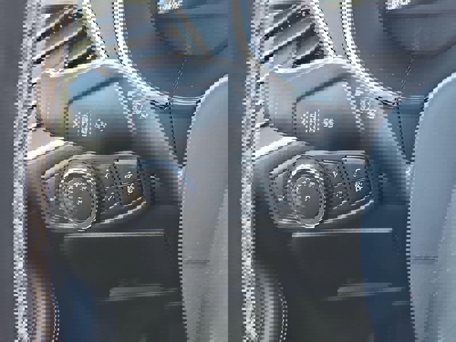 Used 2021 Ford Edge ST image 27