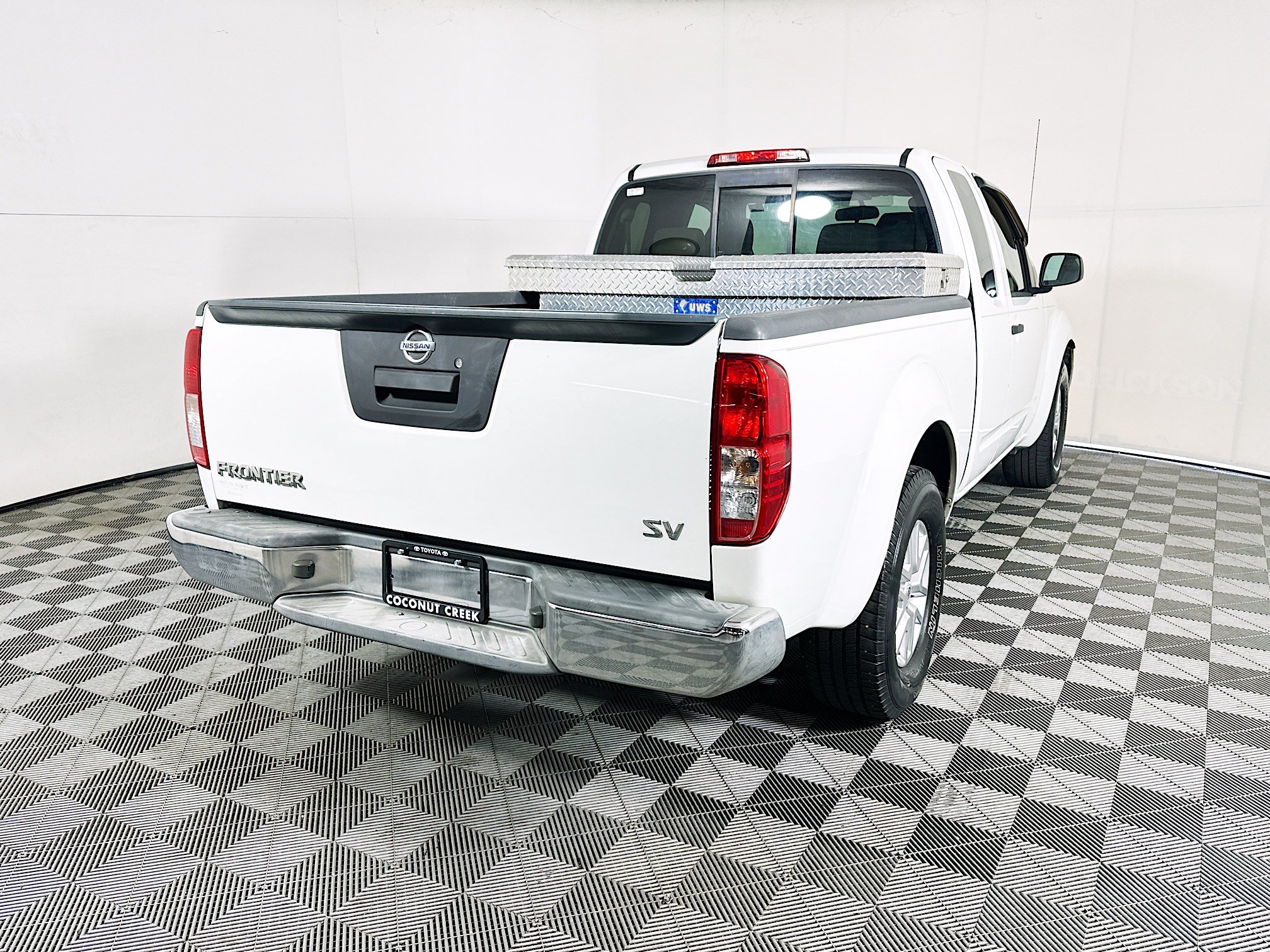Used 2014 Nissan Frontier SV RWD image 3