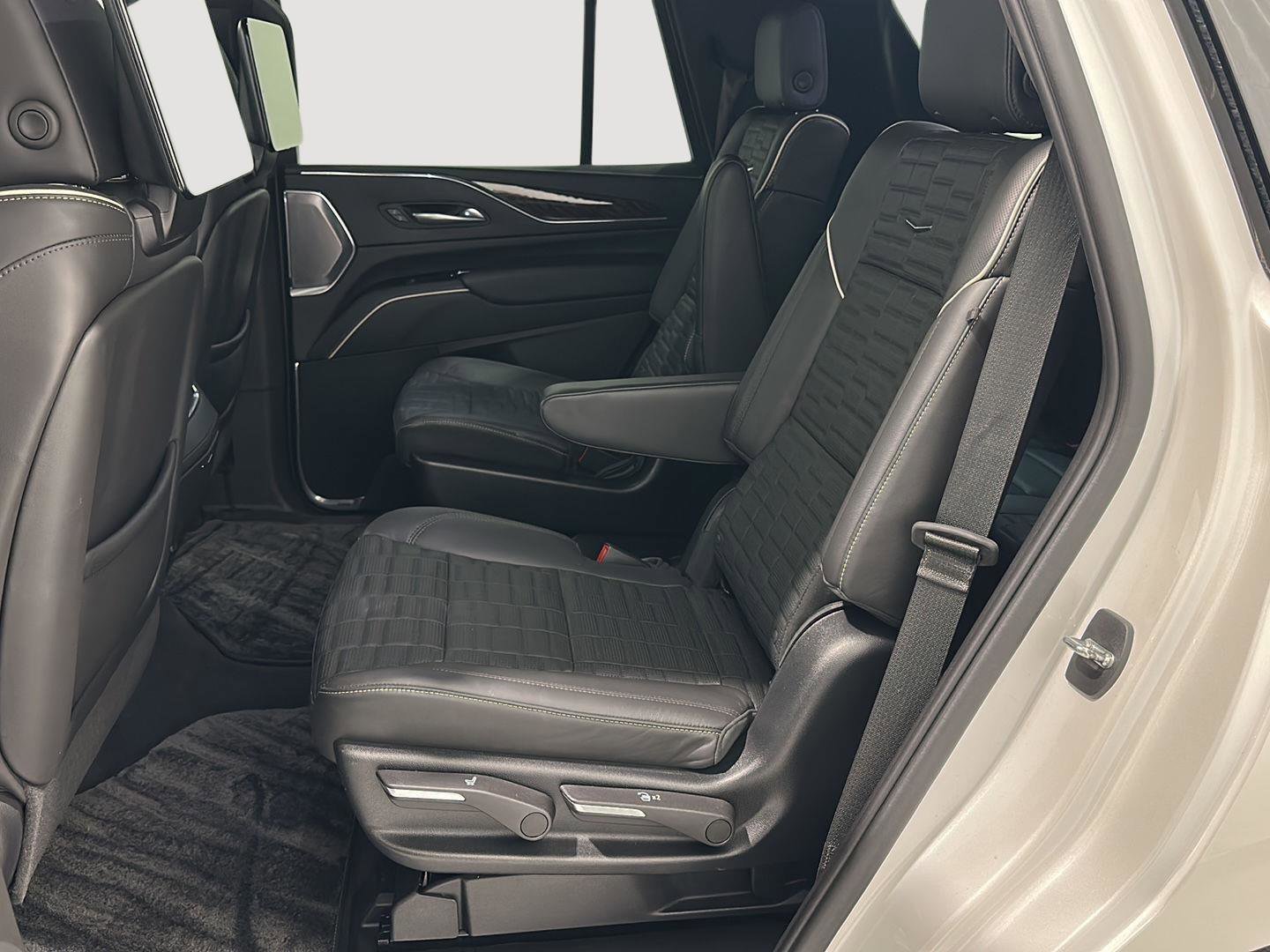 Used 2023 Cadillac Escalade Sport Platinum AWD/4WD image 22