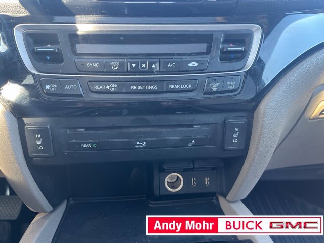 Used 2017 Honda Pilot Touring image 32