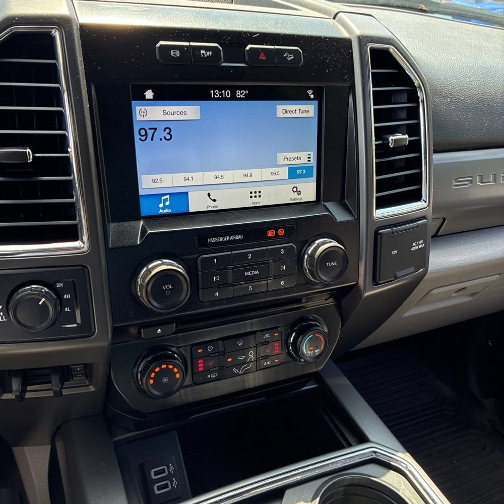 Used 2017 Ford F250 XLT w/ XLT Premium Package AWD/4WD image 8