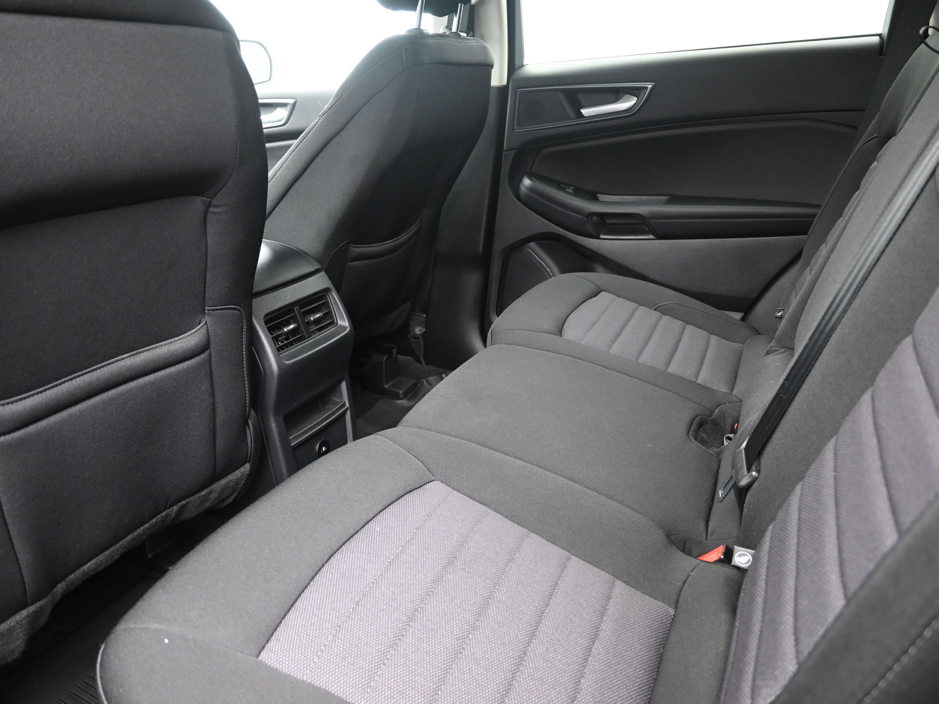 Used 2024 Ford Edge SE w/ Black Appearance Package image 20