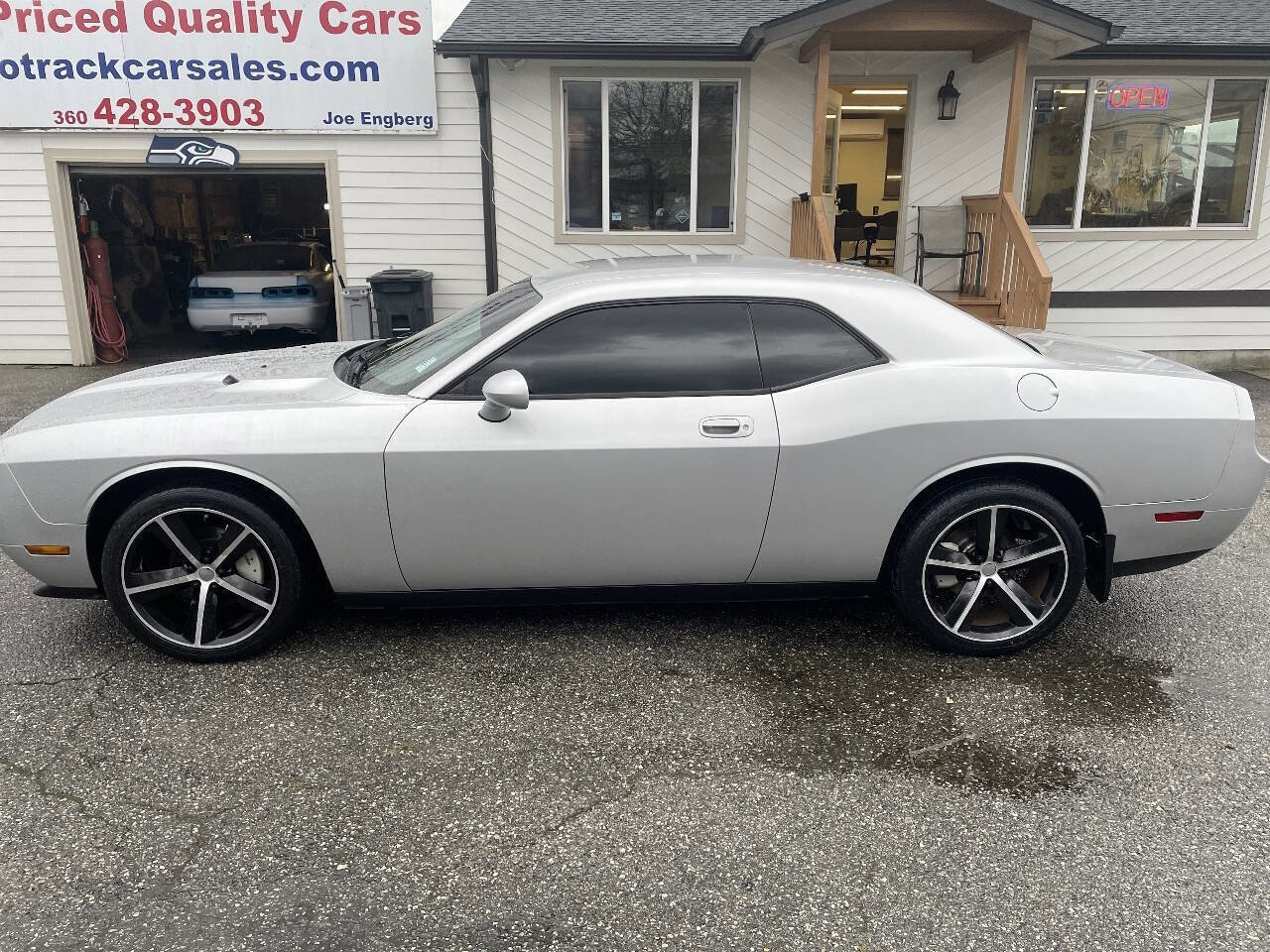 Used 2010 Dodge Challenger SE
