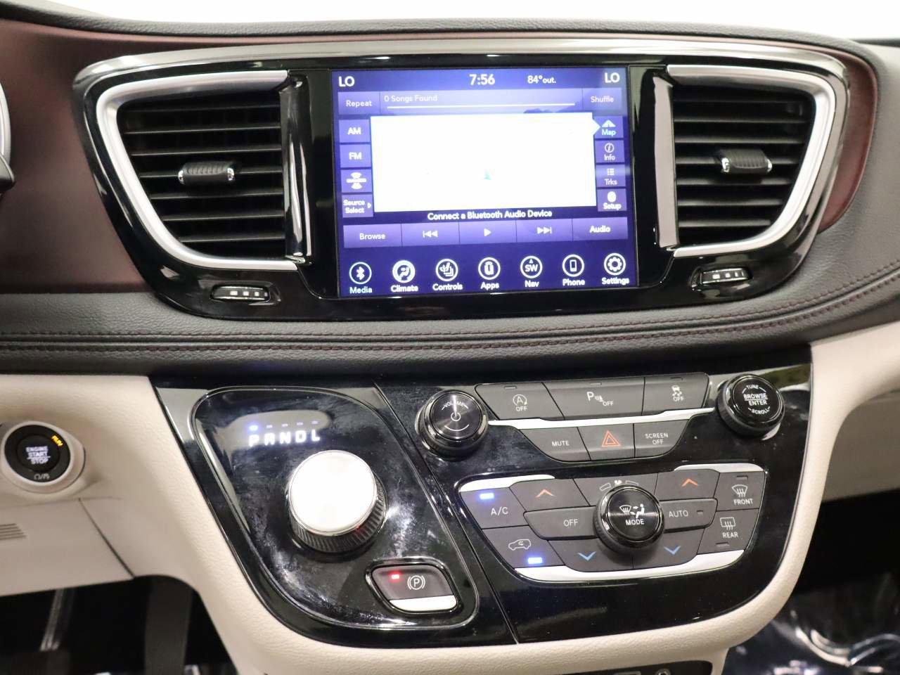 Used 2020 Chrysler Pacifica Limited image 10