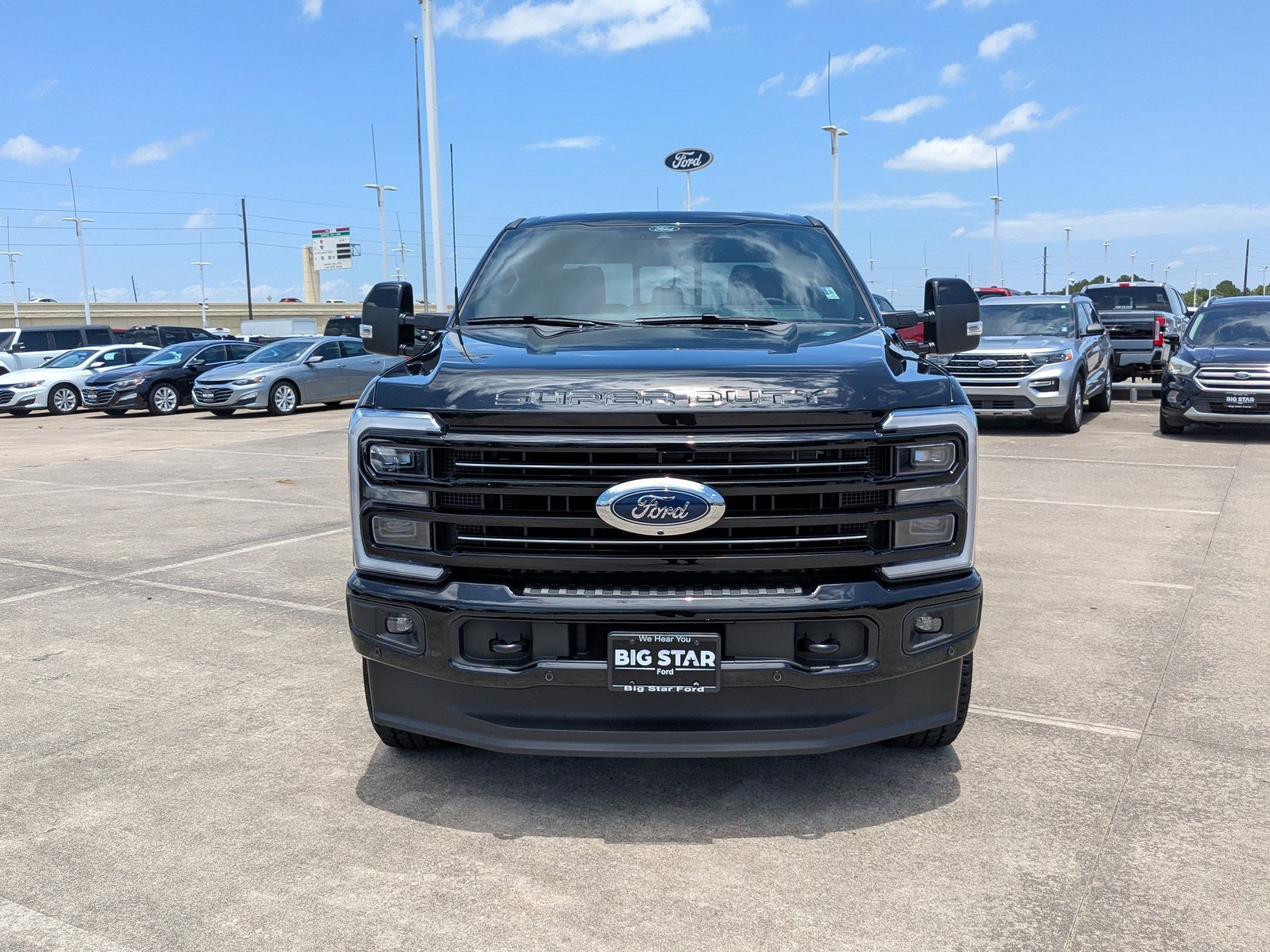 Used 2025 Ford F350 Platinum w/ FX4 Off-Road Package AWD/4WD image 9