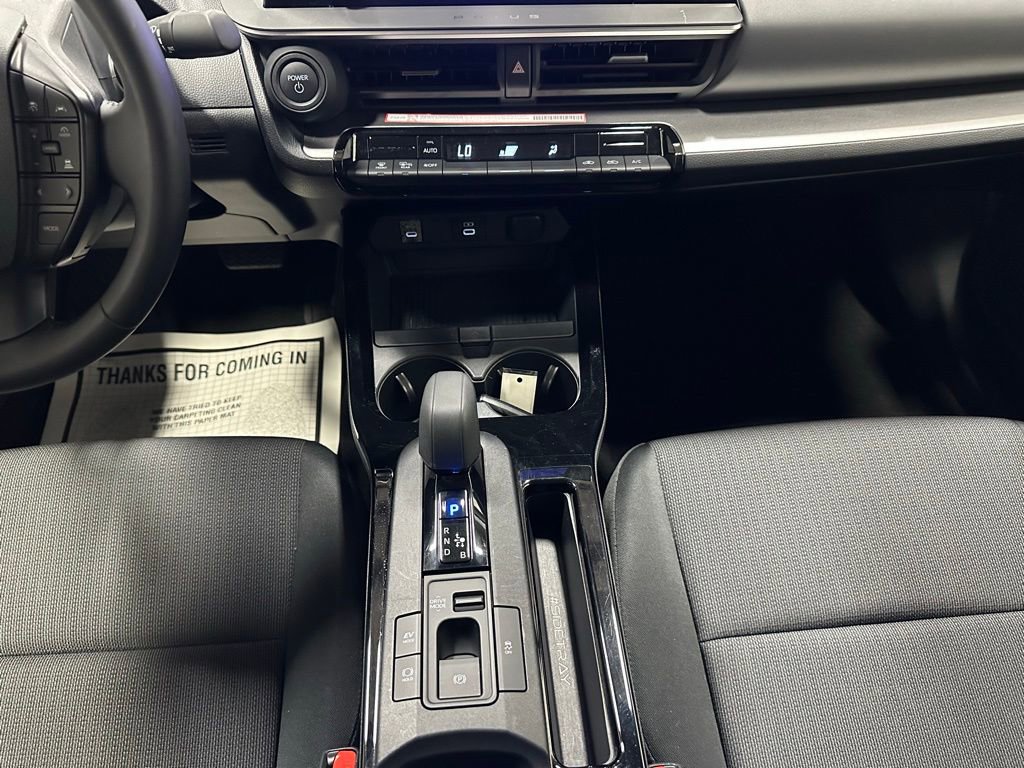 Used 2025 Toyota Prius LE FWD image 39