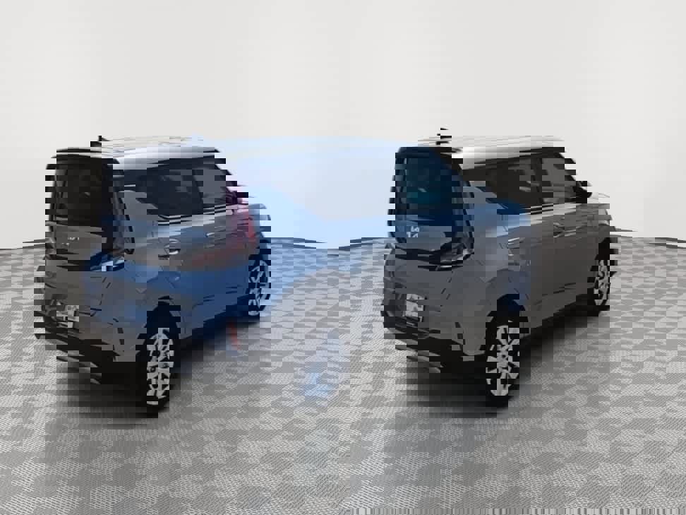 Used 2023 Kia Soul LX image 8